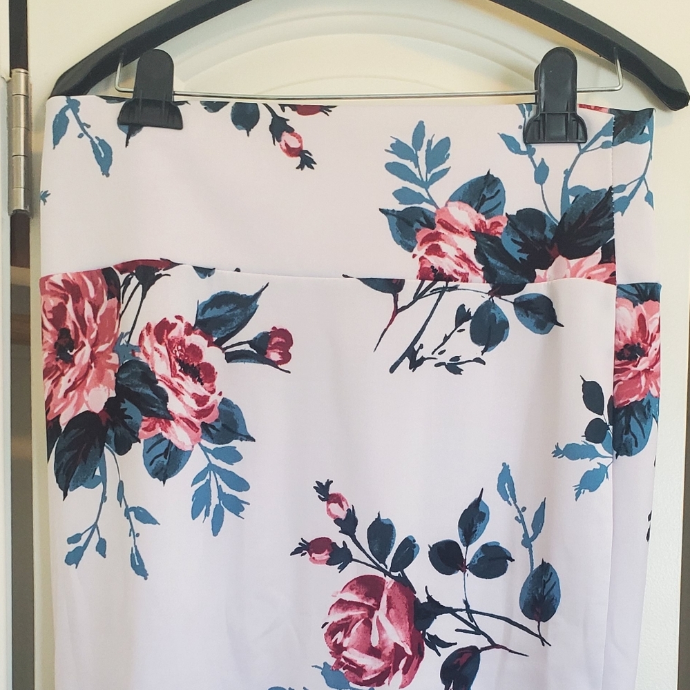 Silhouette NYC Pencil Floral Skirt